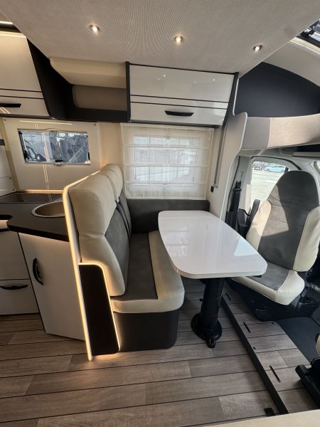 373 Avantgarde 2025 (Automatique)