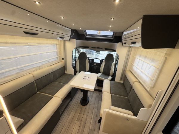 321 Avantgarde 2026 (Automatique)