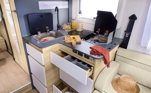 JC740 Famili 2026 (Automatique)