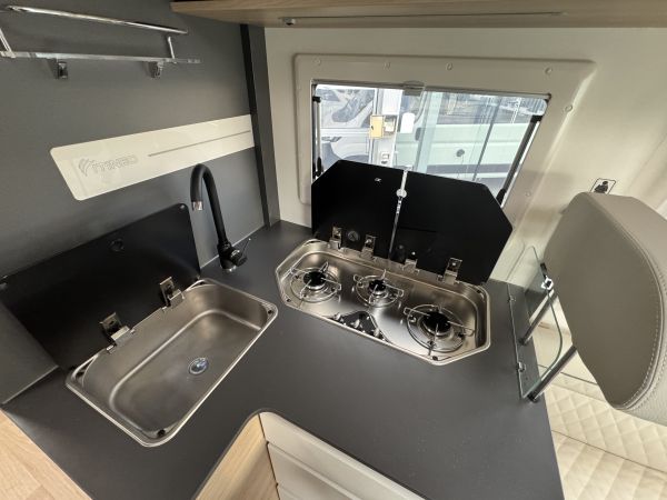 JC740 Famili 2026 (Automatique)