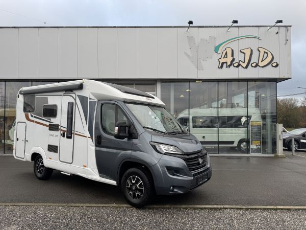 Travel van 590