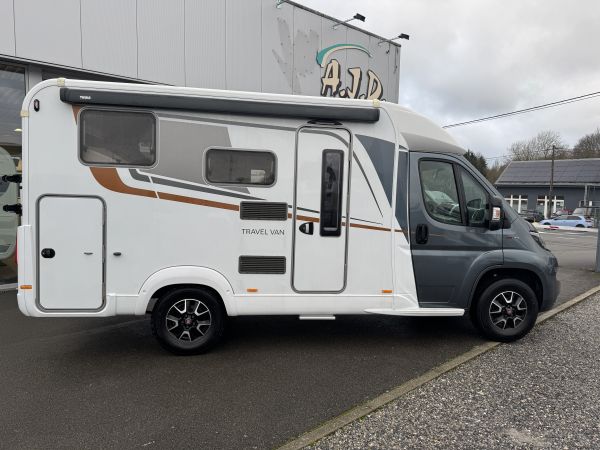 Travel van 590
