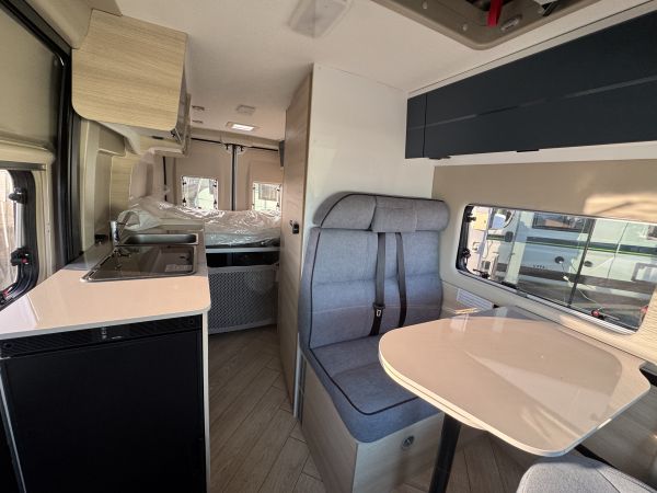 V594 UP First Line 2026 (Automatique)