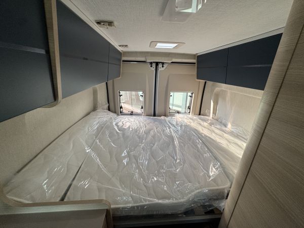 V594 UP First Line 2026 (Automatique)