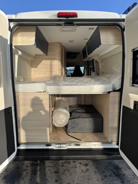 V594 UP First Line 2026 (Automatique)