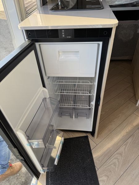 V594 UP First Line 2026 (Automatique)