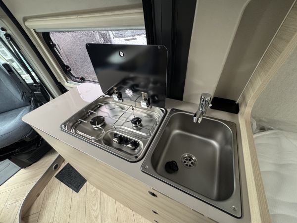 V594 S First Line 2026 (Automatique)