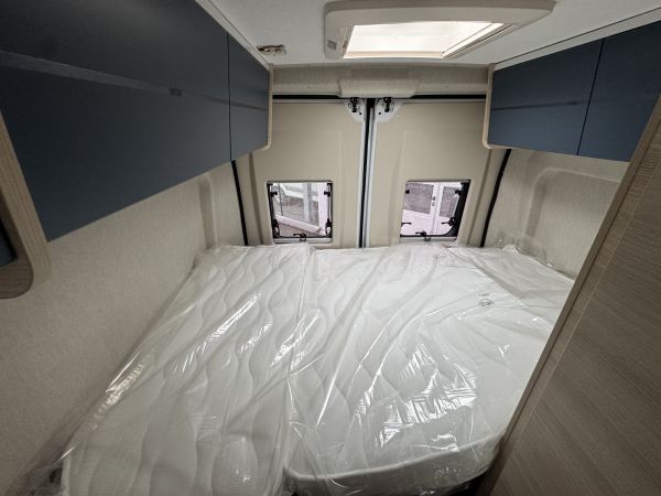 V594 S First Line 2026 (Automatique)