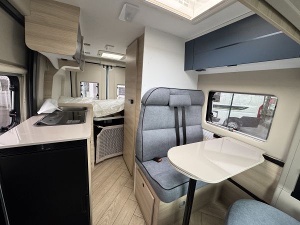 V594 S First Line 2026 (Automatique)