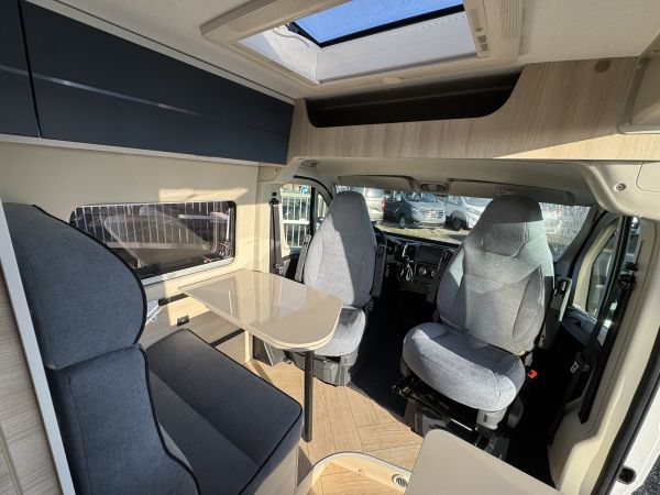 V697 First Line 2026 (Automatique)