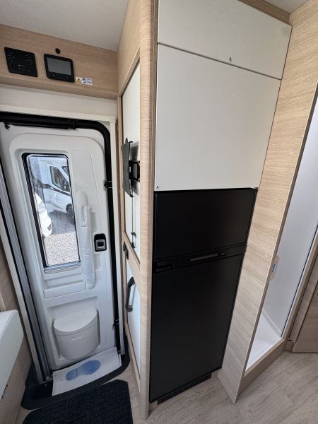 866 F 2026 (Automatique)