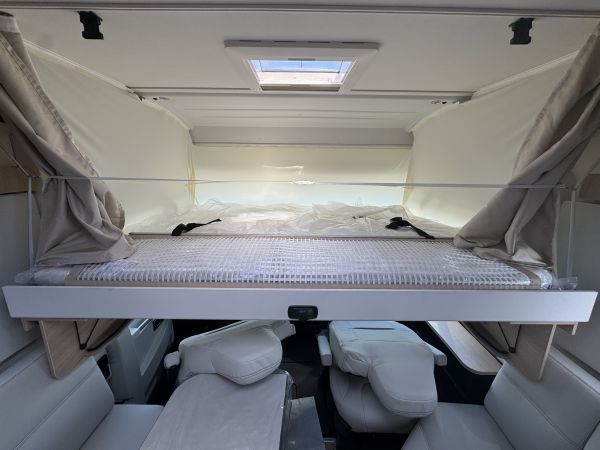 866 F 2026 (Automatique)