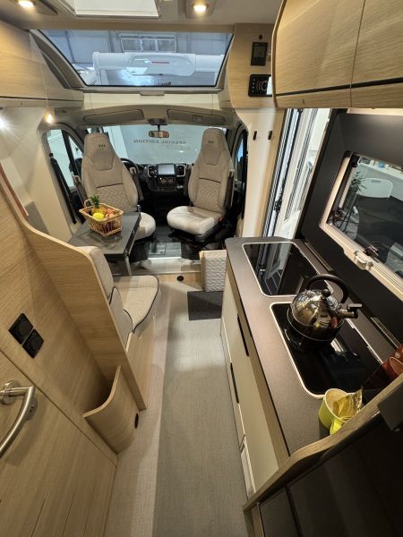 C55 Compact Night Edition (Automatique) (Attelage)