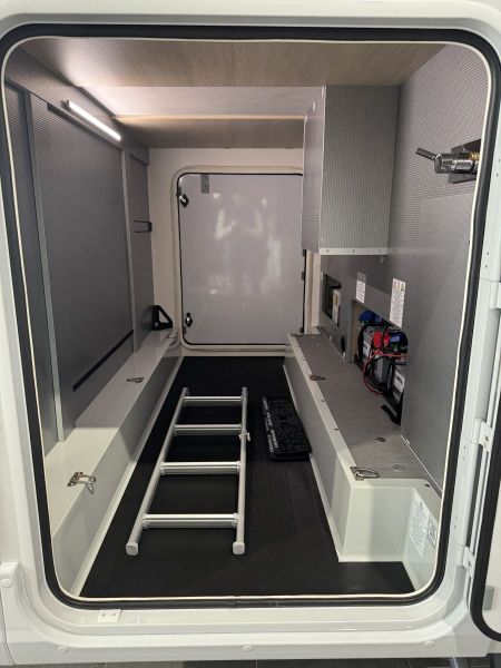 C55 Compact Night Edition (Automatique) (Attelage)