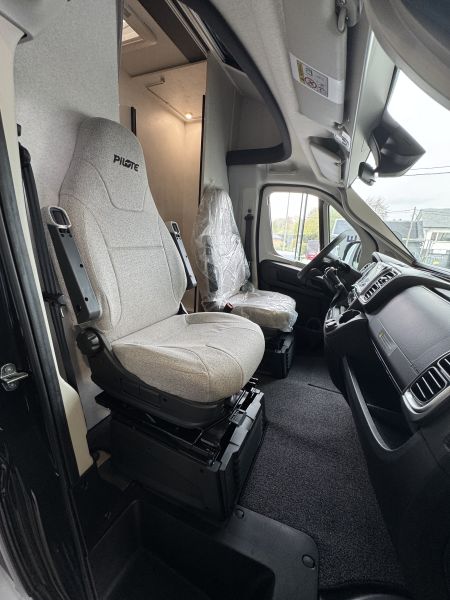 P 720U EXPRESSION 2026 (Automatique) 