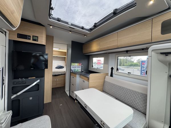 Adria Coral Axess 650 DC