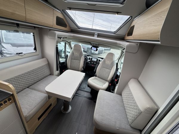 Adria Coral Axess 650 DC