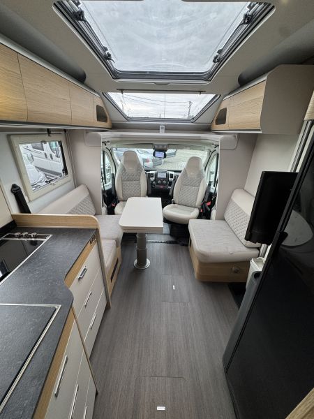 Adria Coral Axess 650 DC