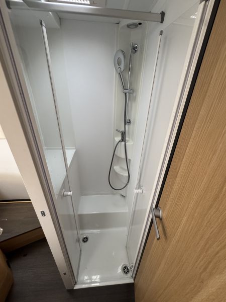 Adria Coral Axess 650 DC