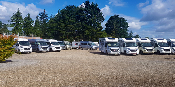 Showroom AJD Awans : parc d'exposition motorhomes et caravanes